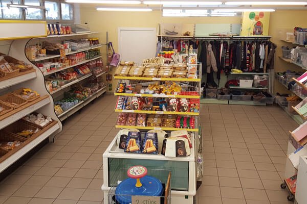 Von Betrieben bereitgestellte Waren werden bei SOLEart sortiert