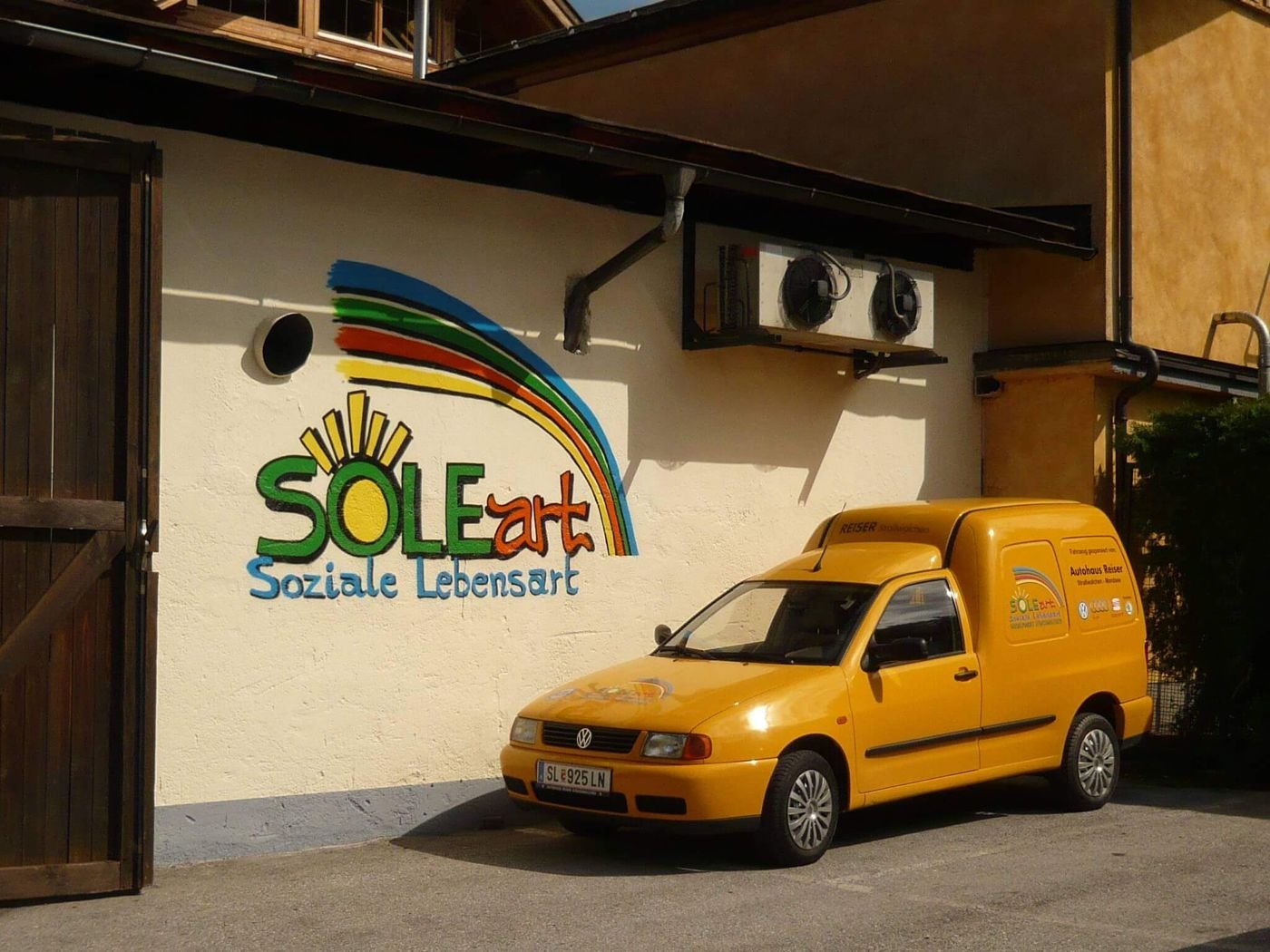 2012 unser 1. SOLEart Lieferauto wurde gespendet von Fa. Autohaus Reiser
